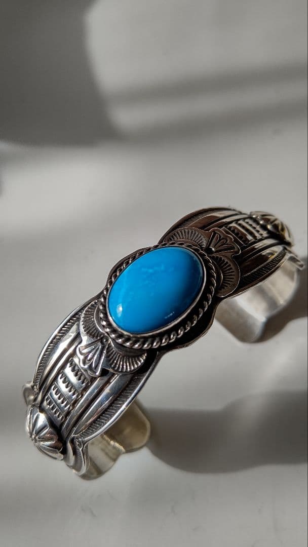 confutatis ゲーリーリーブス ターコイズ、コンチョ付きバングル