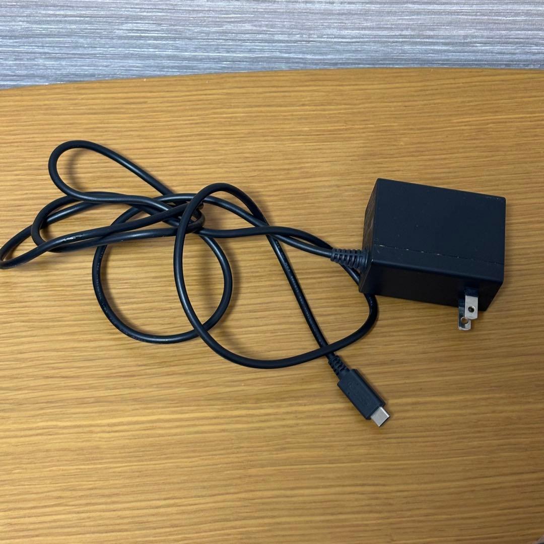 Nintendo Switch 本体　充電アダプター　HDMLケーブル　ドック