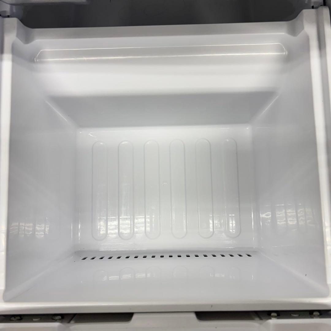 696 大容量　179L シャープ　冷蔵庫　100L強　小型　一人暮らし　両開き