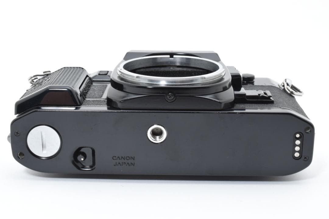 超美品 CANON キャノン A-1 フィルムカメラ モルト新品交換済 M607
