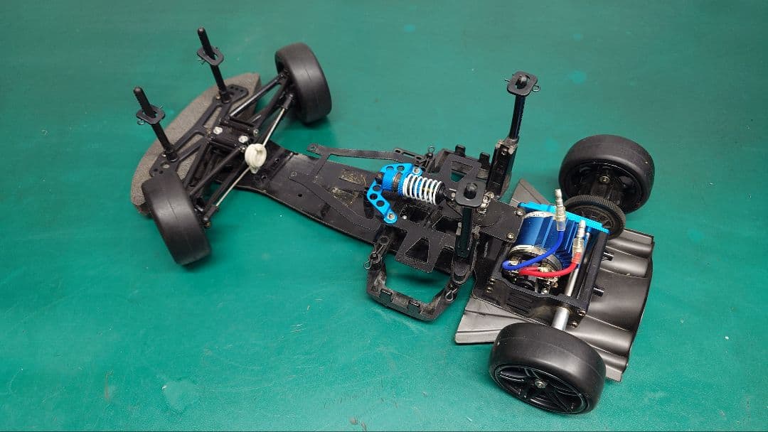 タミヤ　f103gt　シャーシ