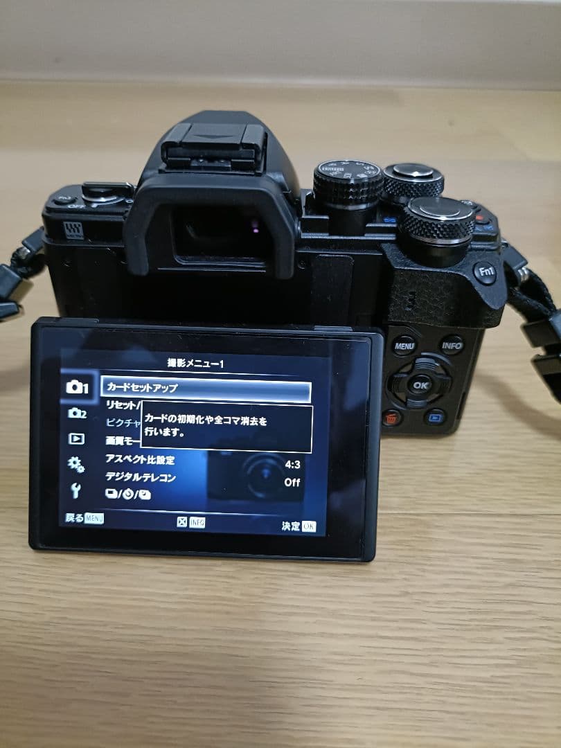 OLYMPUS OM-D E-M10MarkIIミラーレス一眼カメラ