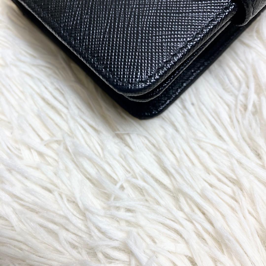 【未使用級】 プラダ 現行 折財布 サフィアーノ メタルロゴ IC内蔵