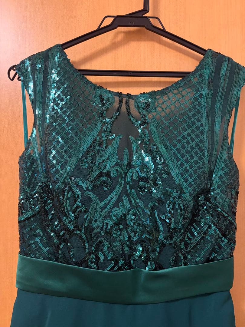 演奏会向けロングドレス(ダークグリーン ビーズ刺繍 )