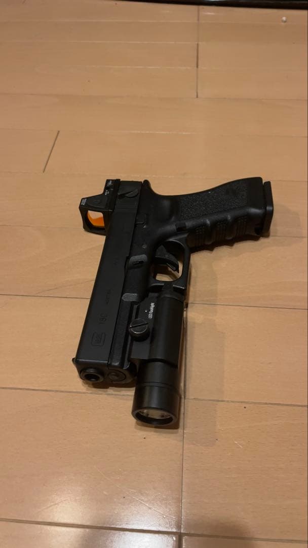 東京マルイグロック18c ガスガン　セミ、フルオート