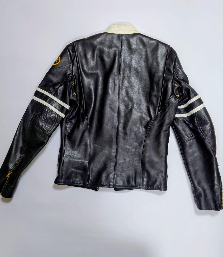 vansonレザーシングルライダースジャケット シンプルだから自分でドレスアップ