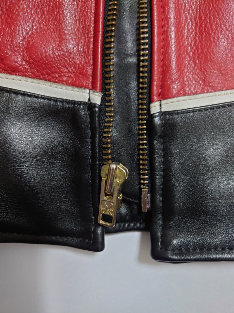 vansonレザーシングルライダースジャケット シンプルだから自分でドレスアップ