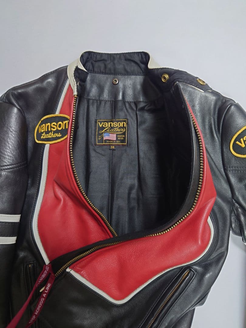 vansonレザーシングルライダースジャケット シンプルだから自分でドレスアップ