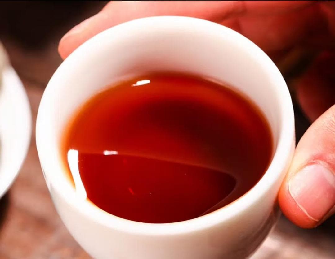 滇聘号勐海産のプーアル熟茶金芽古树茶柑