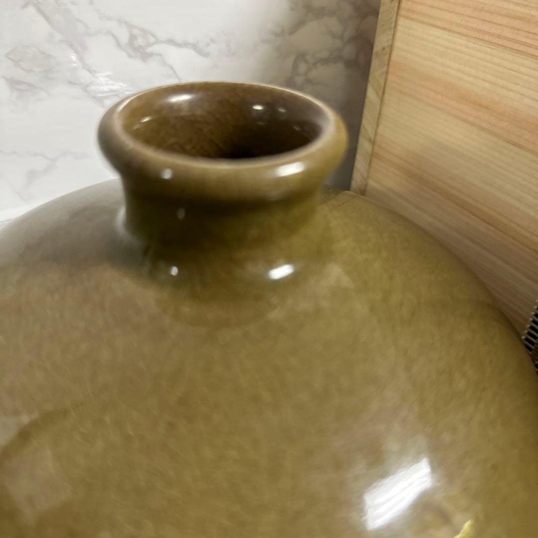 高麗青瓷、陰刻草花紋、大梅瓶。