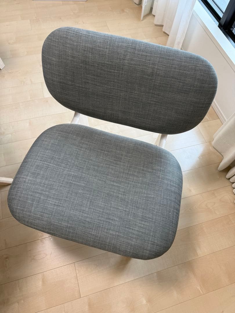 円形ダイニングテーブルと椅子4脚セット