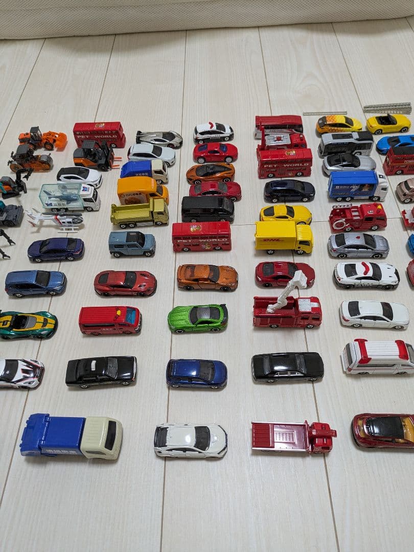 トミカ約100台　まとめ売り