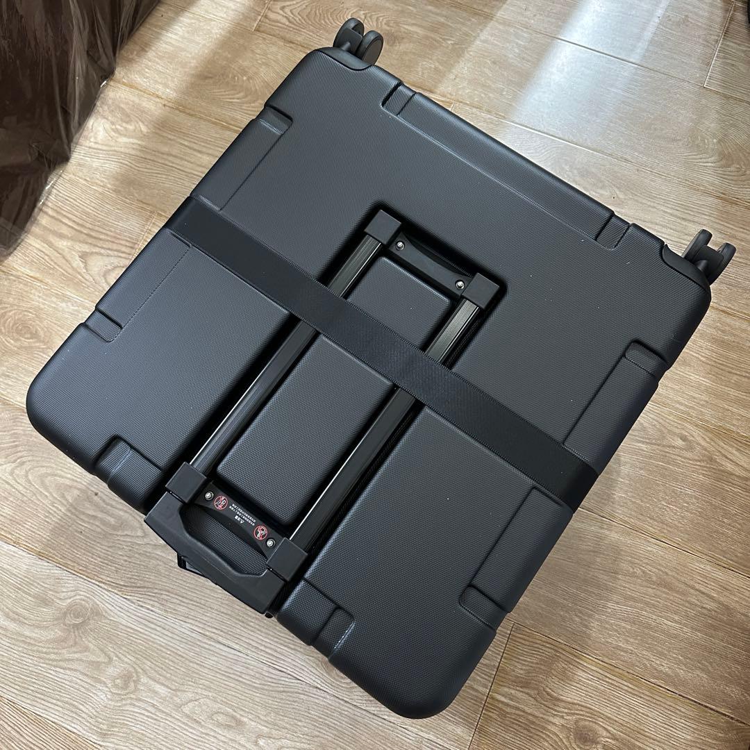 B&W 最新モデル ブロンプトン専用設計で作られたハードタイプのキャリーケース