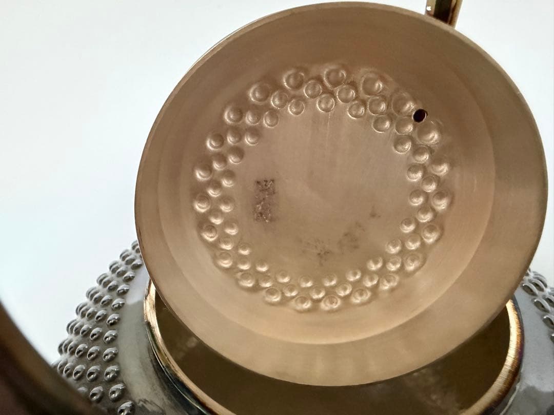 純銀製 釜形 霰打出 蕾摘 あられ 湯沸 口打出 銀瓶 煎茶道具