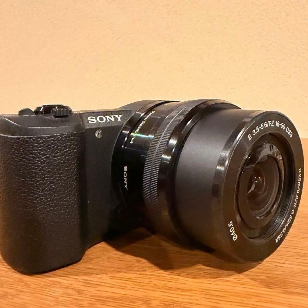 SONY α5100 ミラーレス一眼（Wi-Fi搭載）　ケース付き