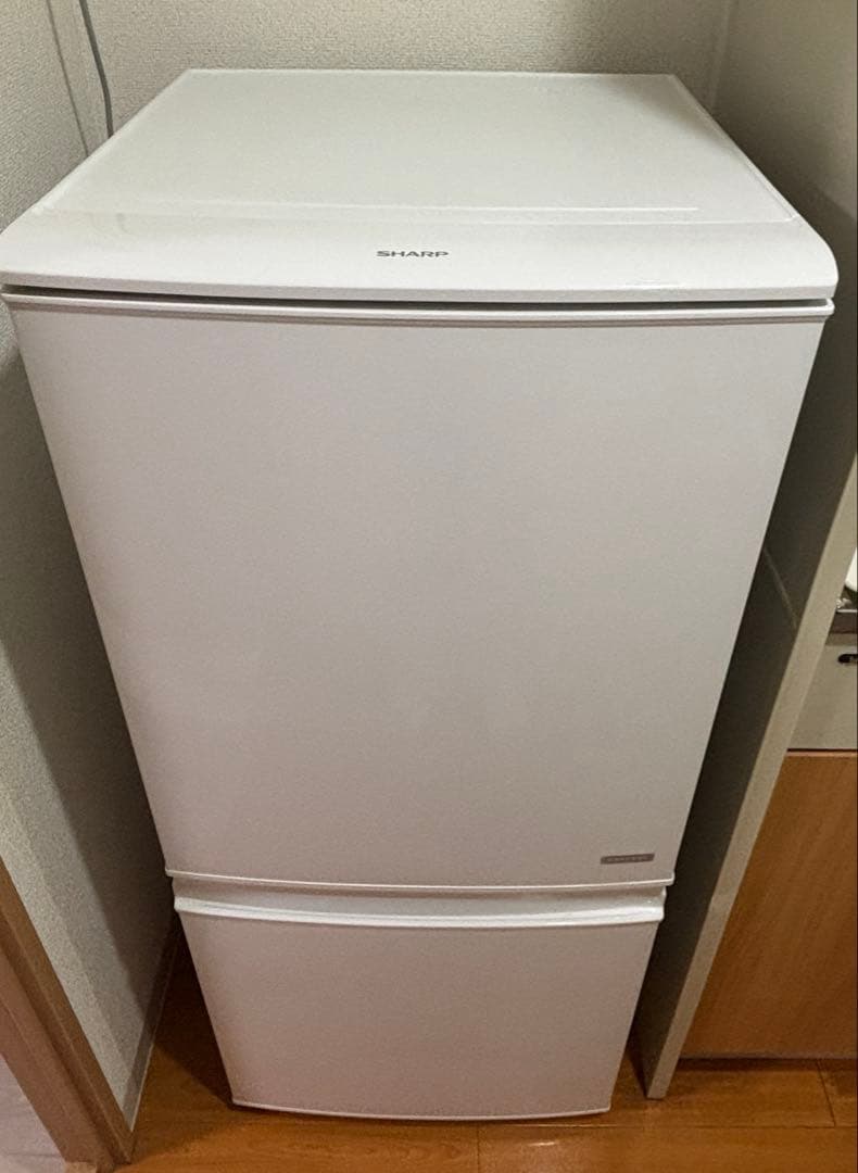【送料込み‼️】シャープ 冷蔵庫 SJ-C14C-W 2017年製　どっちもドア