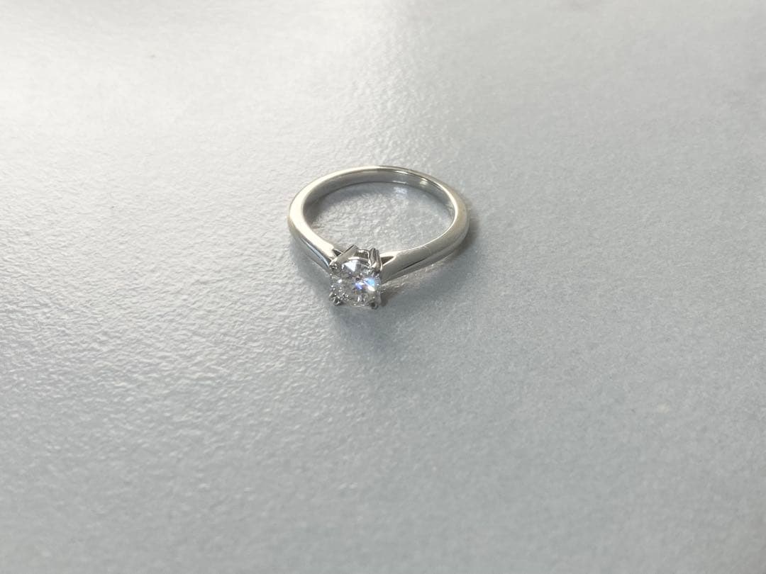 【HARRY WINSTON】ハリーウィンストン婚約指輪