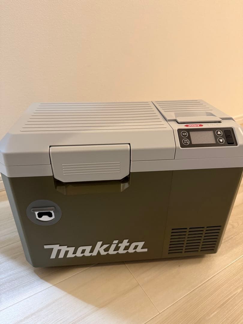 CLAB　Makita CW003GZ0 冷温庫 40Vリチウムイオン対応