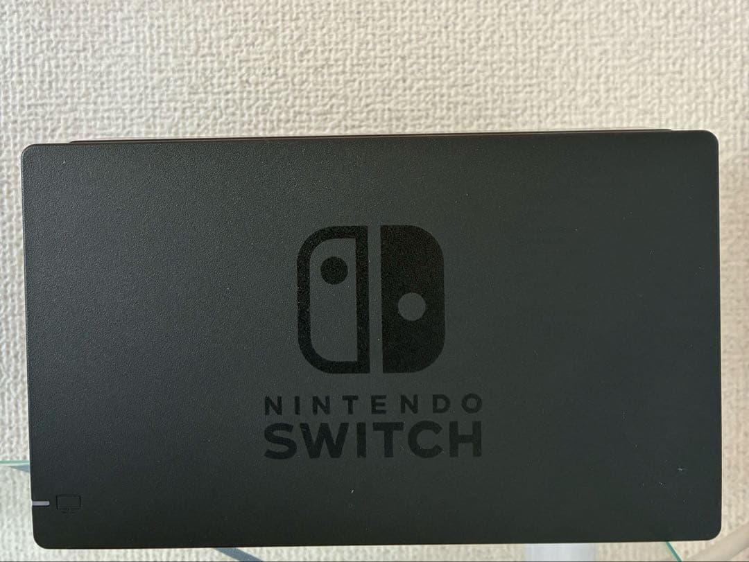 Nintendo Switch 本体とドック【ニンテンドースイッチ】