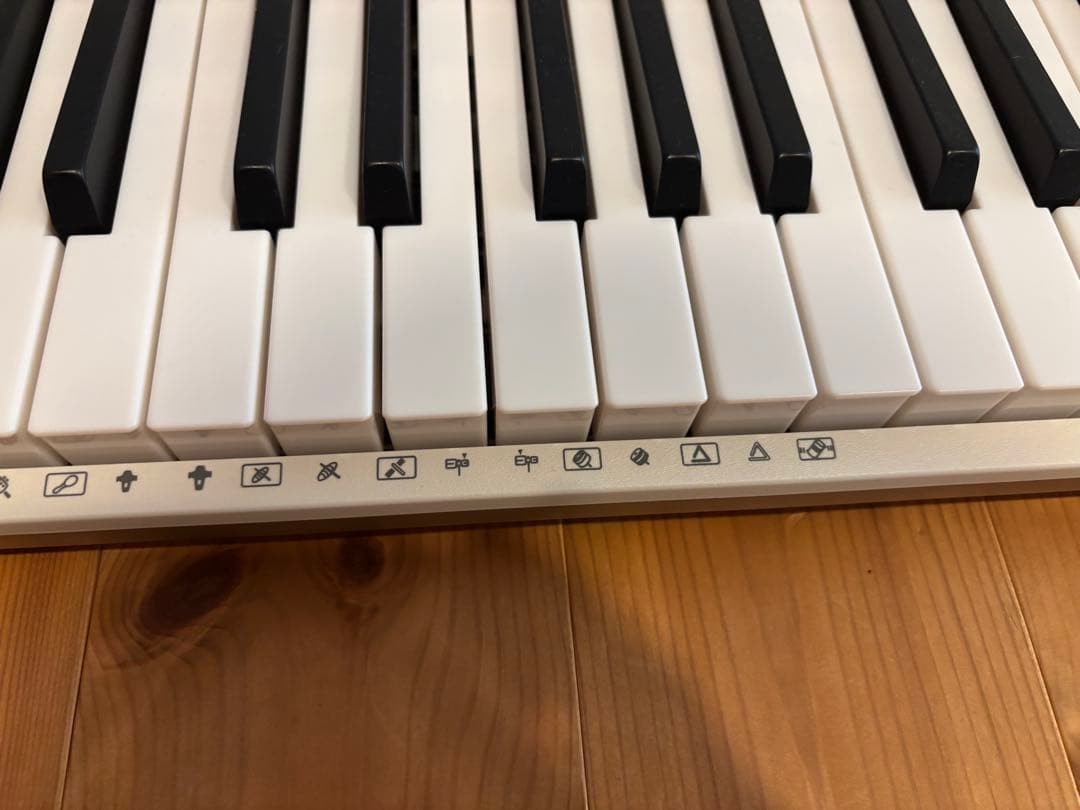 CASIO LK-526 キーボード