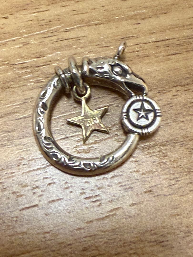 あるじゃん　イーグルリング　Ｋ18星形チャーム　シルバーオブシディアン