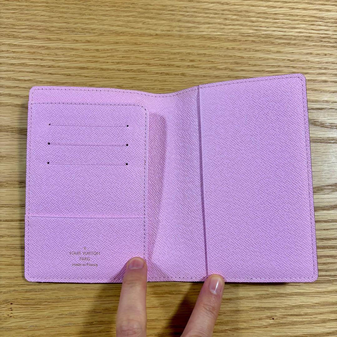 LOUIS VUITTON パスポートカバー　限定デザイン　ルイヴィトン