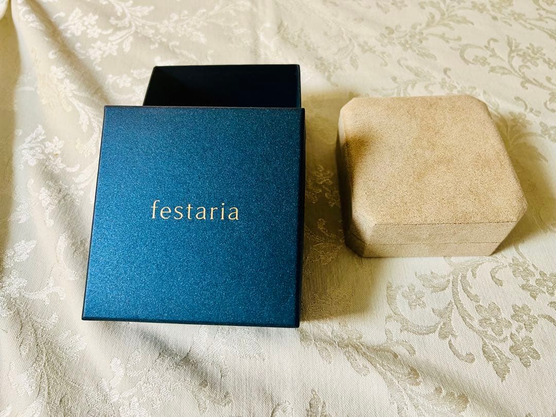festaria ゴールドフープピアス ボックス付き