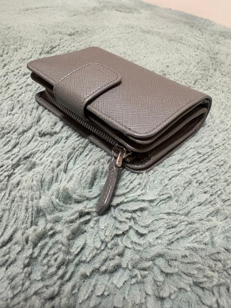 タイムセール❣️PRADA プラダ 二つ折財布 現行1ML018 MARMOグレー