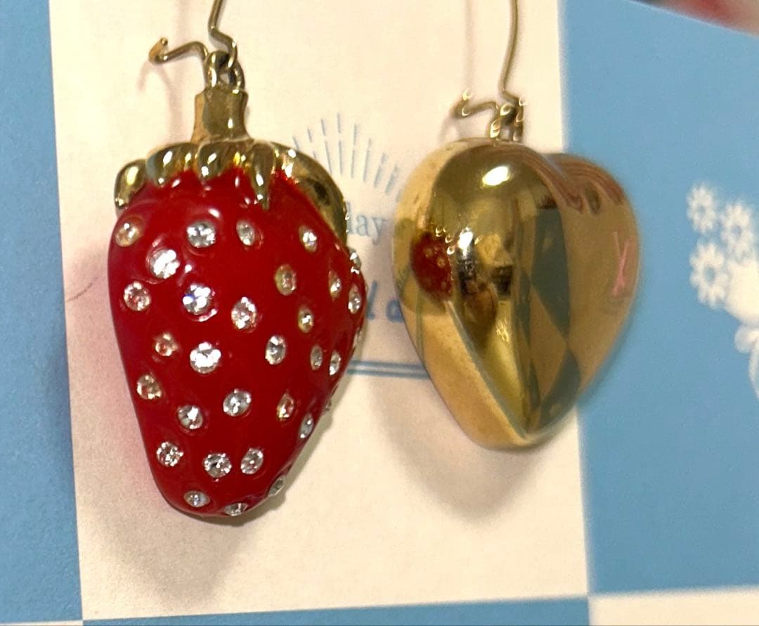 LV ルイヴィトン ピアス イチゴ&ハート ブークル ドレイユ フレーズ