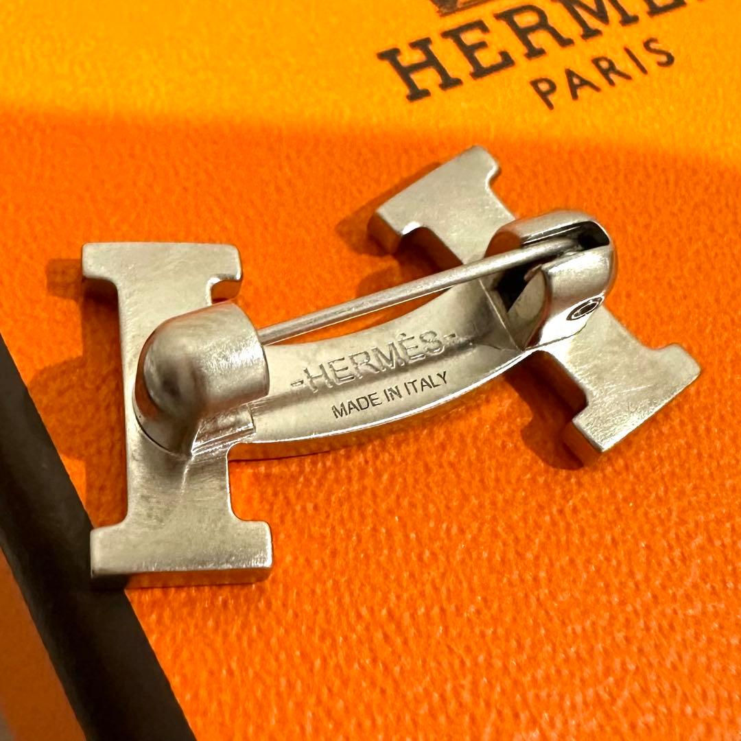 未使用　HERMES　エルメス　Hスマイル　ブローチ