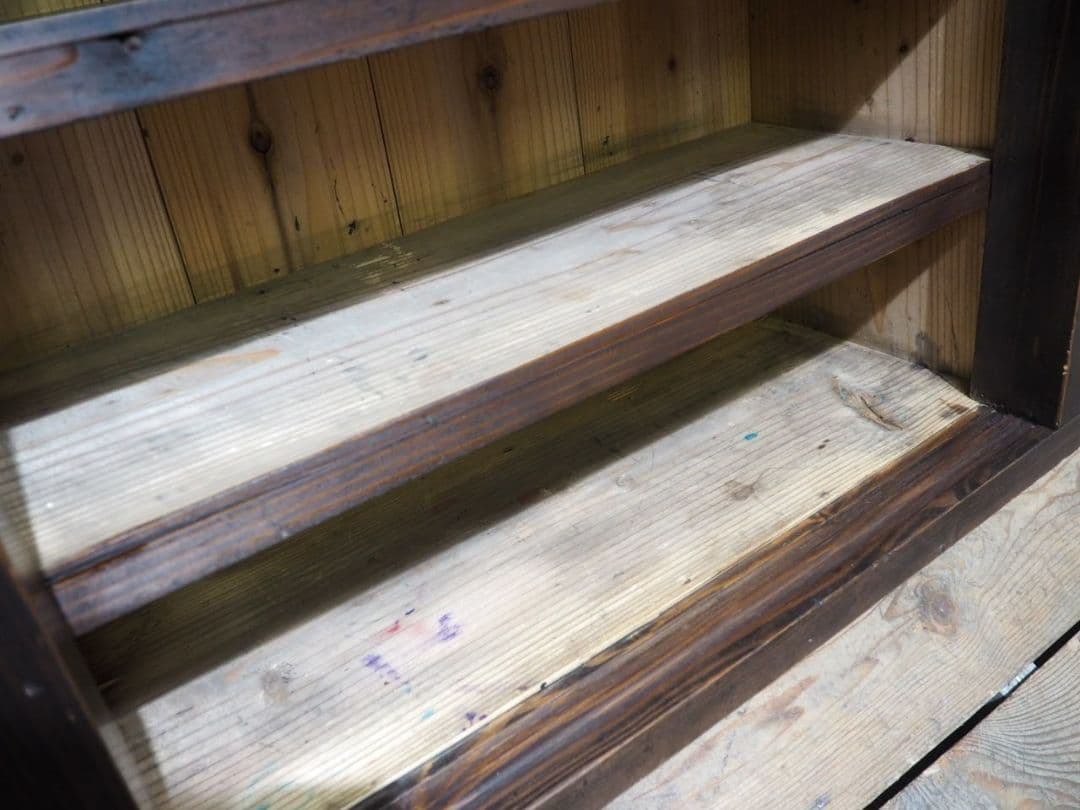 1156 アンティーク　波ガラスの飾り棚　食器棚　ガラスケース　古家具　レトロ