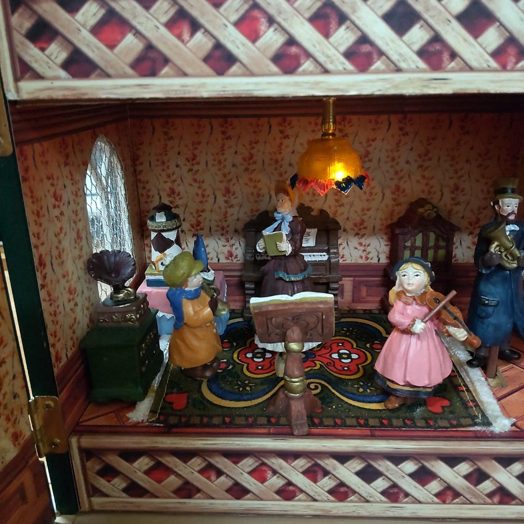 ハウス型オルゴール　新品訳アリ　ドールハウス　ミニチュア　クリスマス　ジオラマ