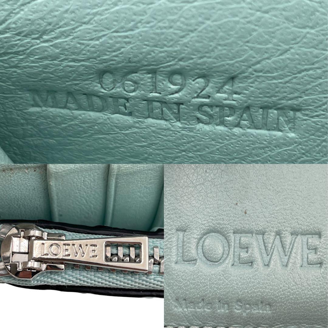 【微美品】LOEWE ロエベ　折り財布　アナグラム　総柄　水色　レザー