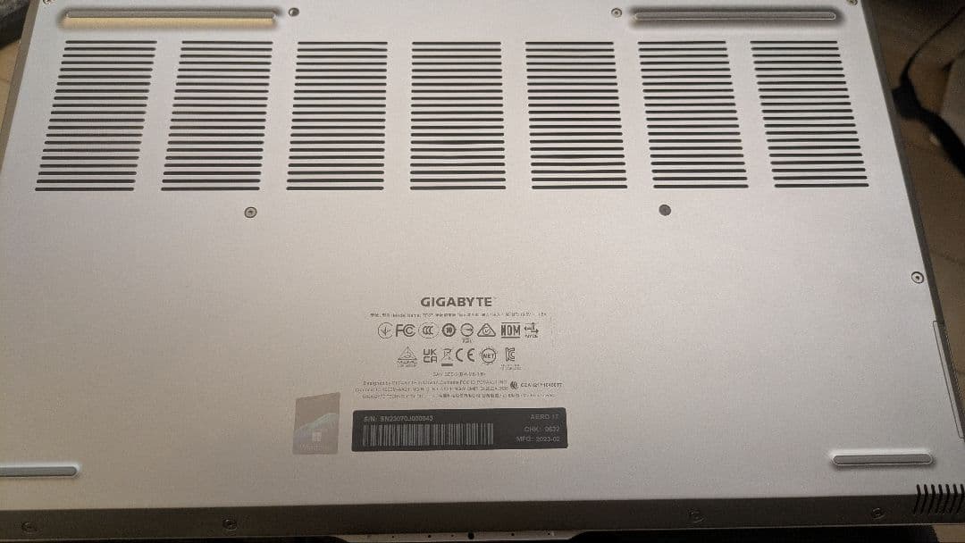 RTX3070Ti×i7×32GB｜AERO 17 XE5｜液晶無しのため格安