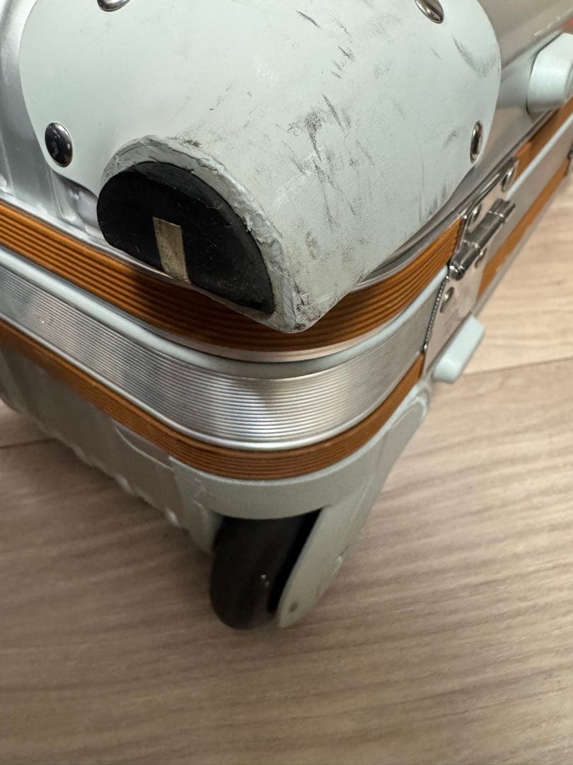 超美品 リモワ RIMOWA ルフトハンザ 限定 32L 2輪