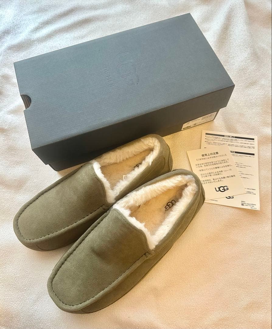【年末セール中‼️】着用一度のみ UGG モカシン 27cm
