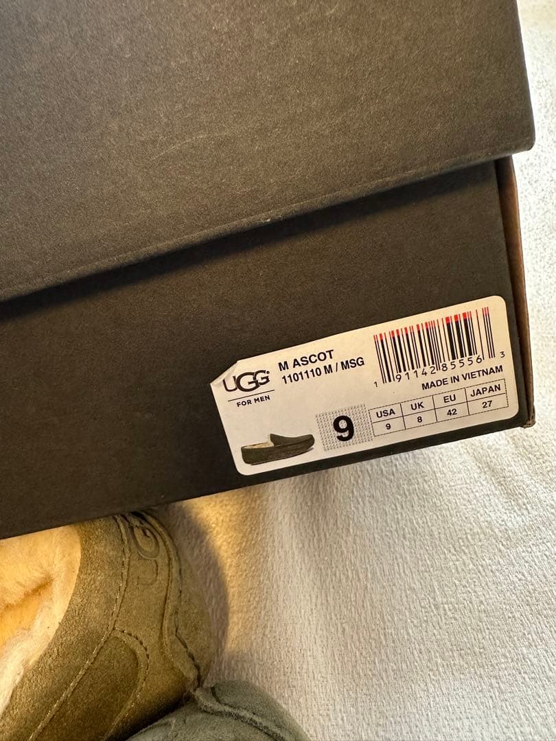 【年末セール中‼️】着用一度のみ UGG モカシン 27cm