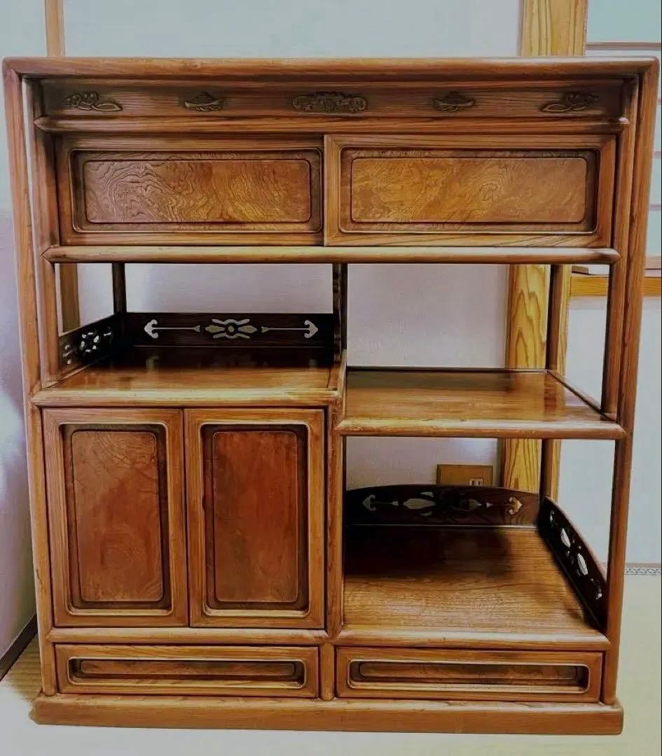 アンティーク　茶箪笥　木製収納棚 彫刻装飾付き