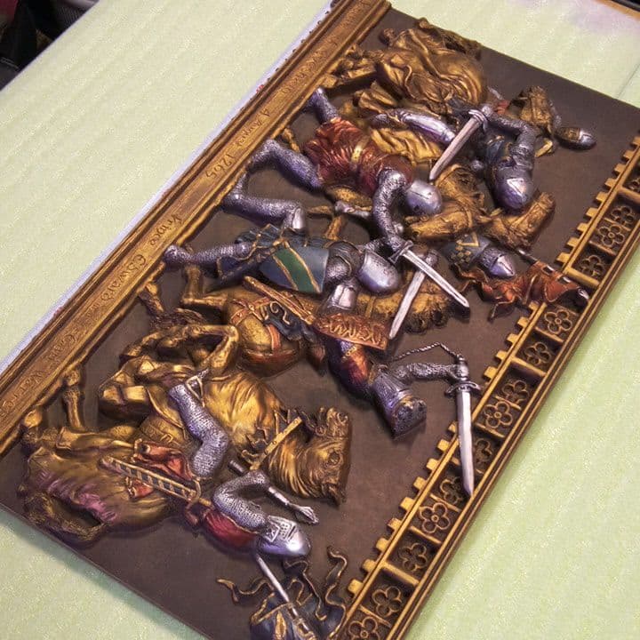 イングランド製の壁掛用彫刻 (陶板)