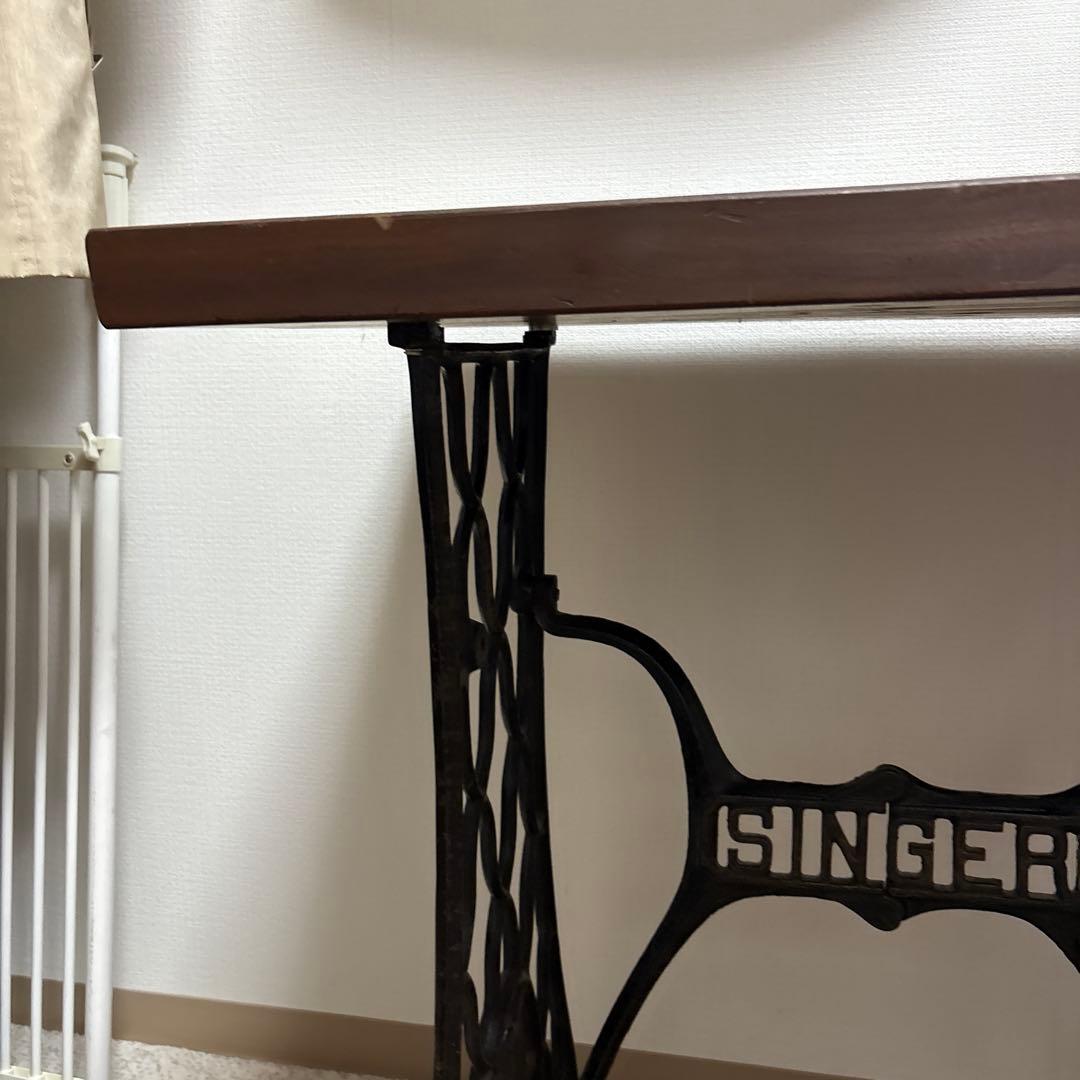 mimosaです。 ミシン台　SINGER アンティーク　テーブル仕立て