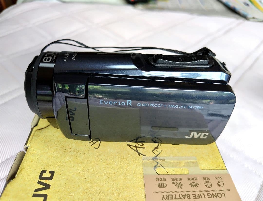 【美品】JVC ビデオカメラ EverioR と 専用バック の セット