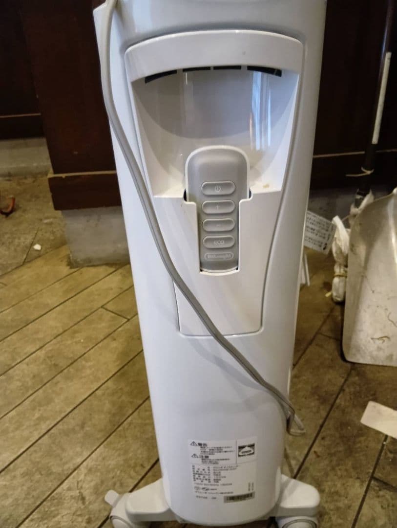 デロンギ オイルヒーター • 型番：RHJ75V0915-GY
