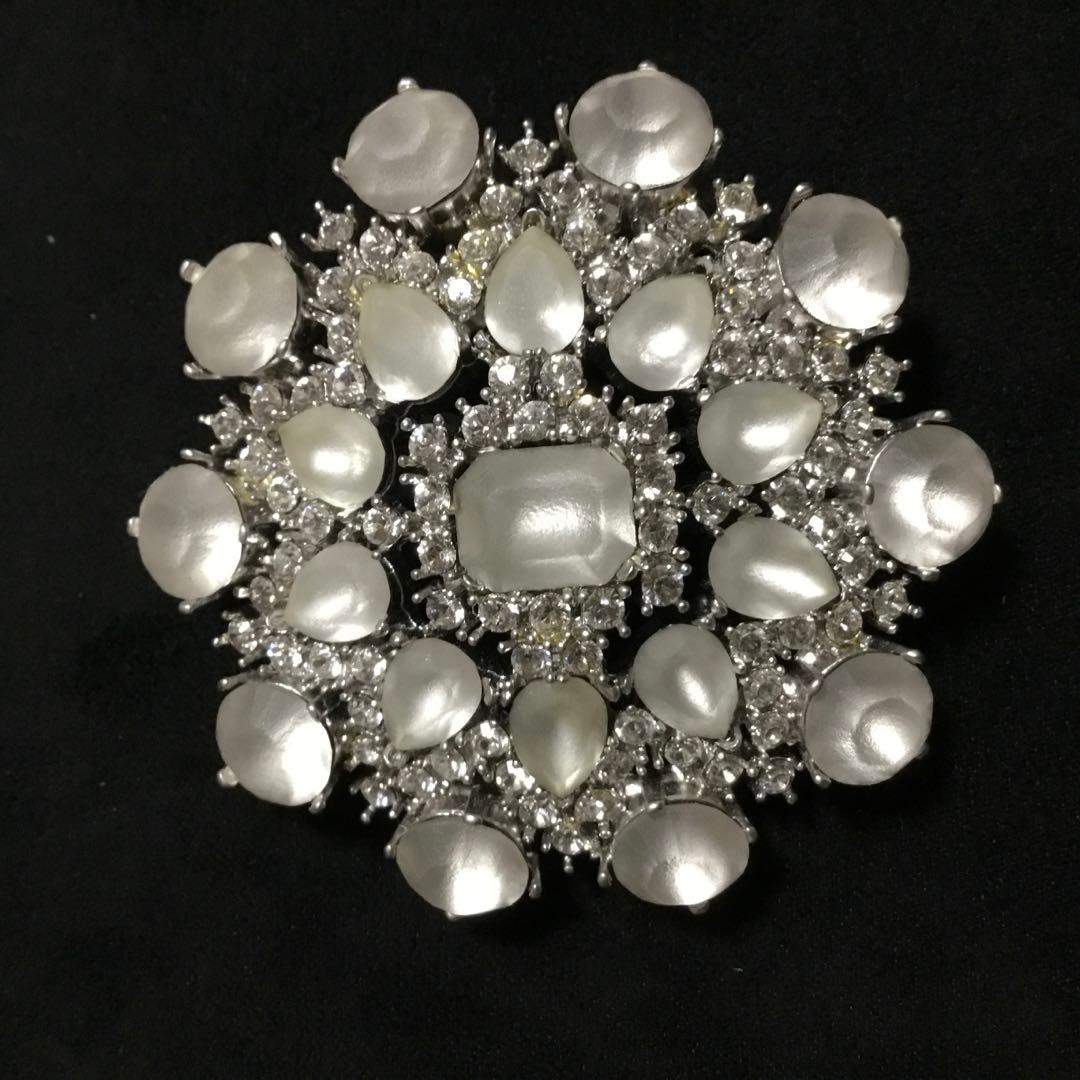 在庫一掃セール中！ハンパない美しさ！FOXEY フローズンブローチ♡