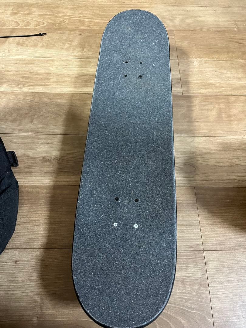 【中古品】スケートボード　コンプリート　（ヘルメット&収納ケース付き）