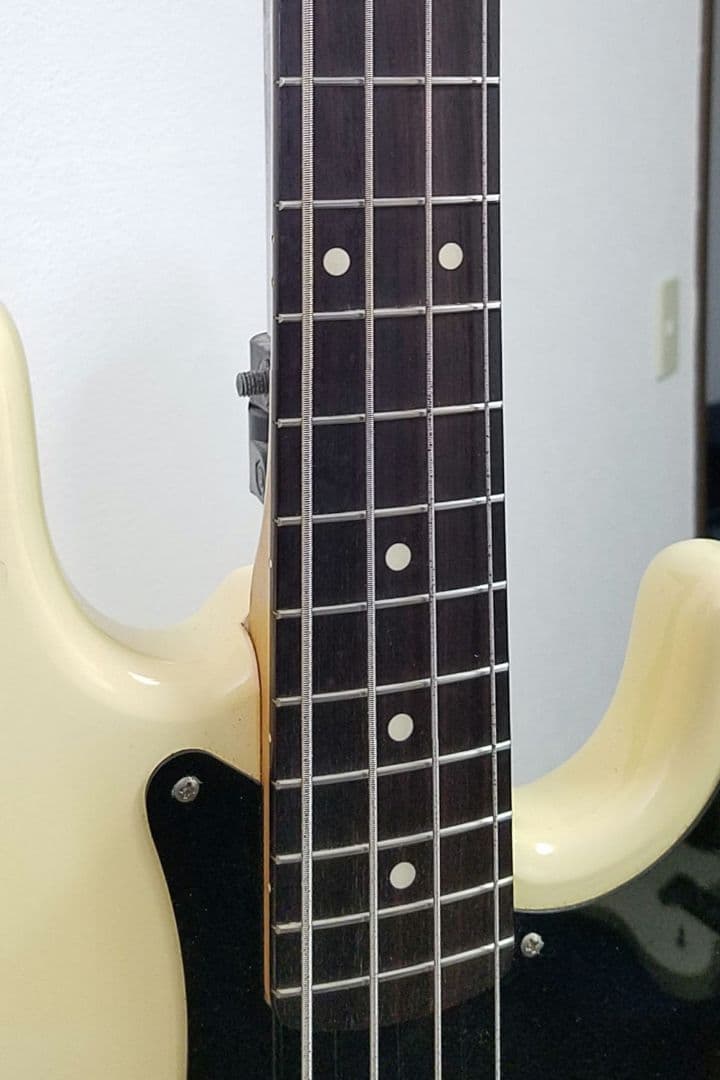 日本製 Squier by Fender プレシジョンベース