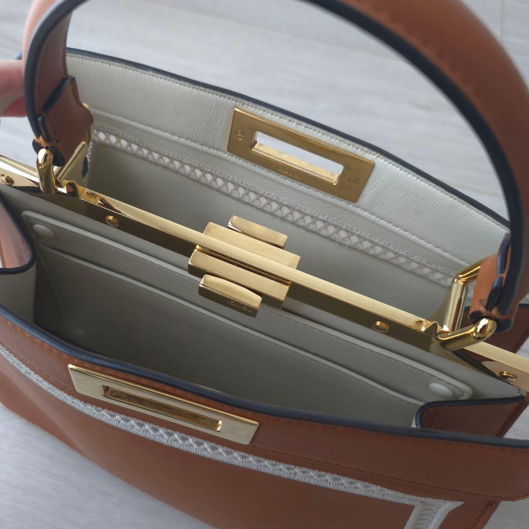 美品【フェンディ】ピーカブー　アイシーユー　ミディアム　刺繍　ハンドバッグ