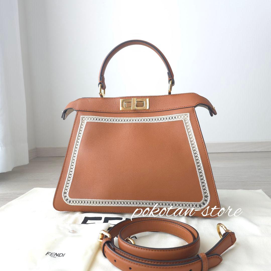 美品【フェンディ】ピーカブー　アイシーユー　ミディアム　刺繍　ハンドバッグ