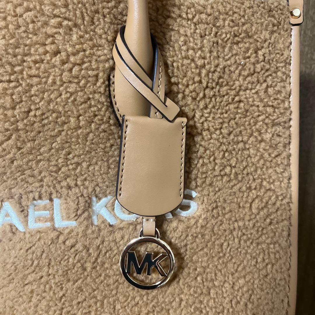 MICHAELKORSベージュ ハンドバッグショルダーバックボアミディアムサイズ