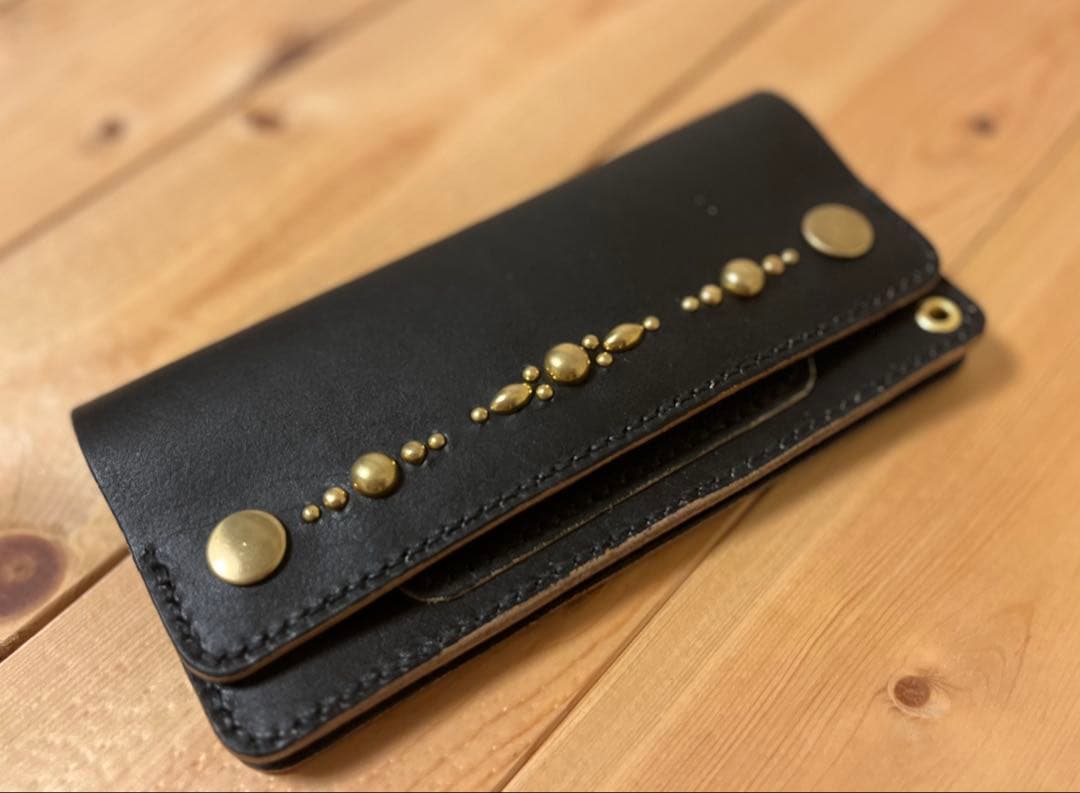 トラッカーウォレット 姫路レザー 茶芯 染料染め スタッズ