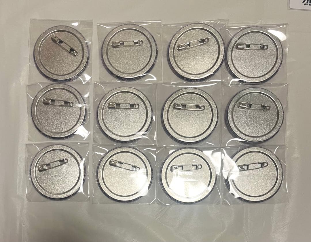 ブルーロック　糸師凛　SHIBUYA TSUTAYA 缶バッジ　クリアカード